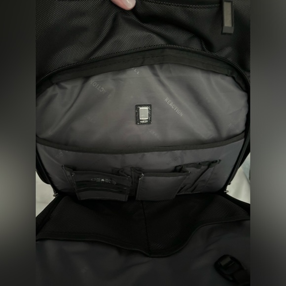 Kenneth Cole Reaction laptop backpack - Picture 4 of 7